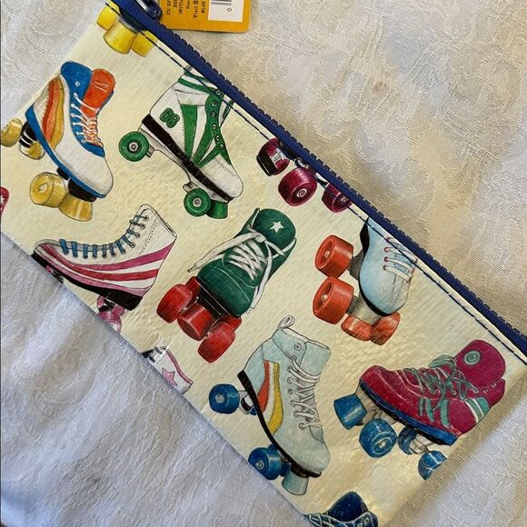 Blue Q Recycled Plastic Zipper Pencil Pouch 9” X 4” Roller Skates - Picture 2 of 7